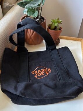Trader Joe’s Black and Orange Halloween Mini Tote